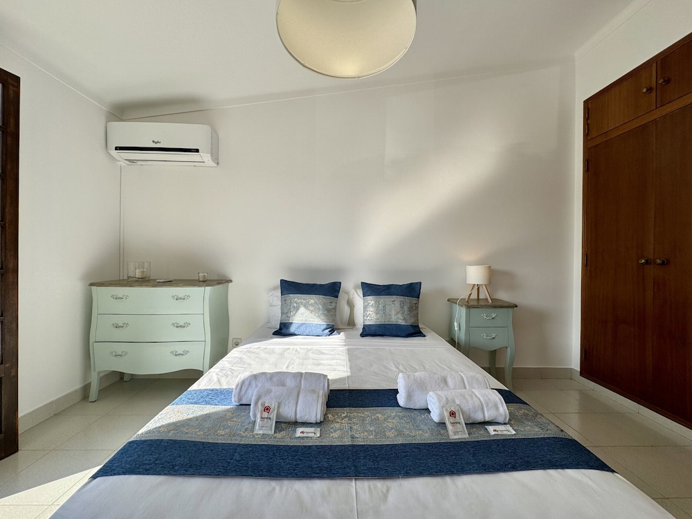 Faro Terrace Villa by Homing