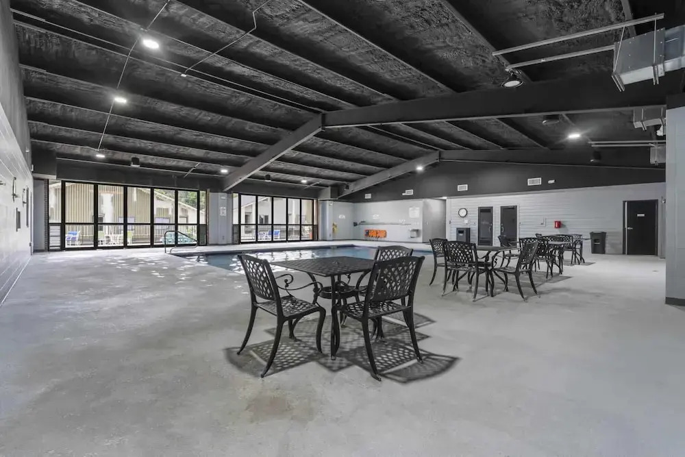 Modern Yote Condo at Roark Creek