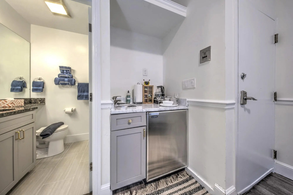 Great Value Studio in South End!