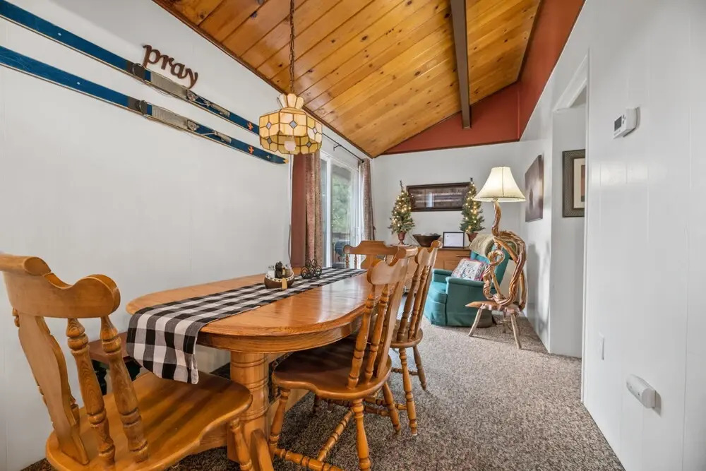 Eagle's Crest At Moonridge - A Sense Of Seclusion And Privacy! Mountain Views! Ac! 2 Bedroom Cabin
