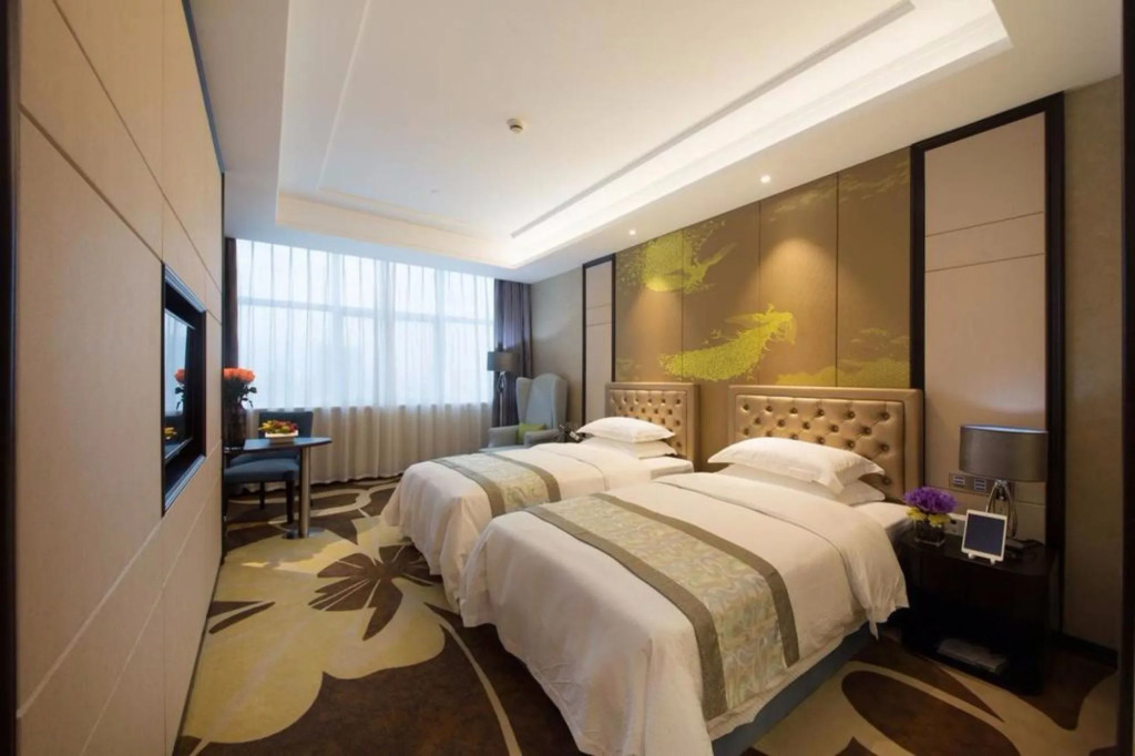 Yiwu Zhonglian Kaixin Hotel