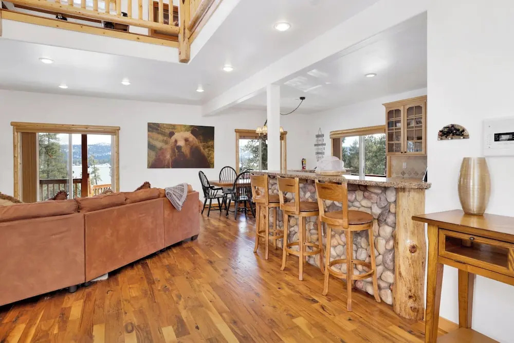 Cozy Lakeview Hideaway #2261