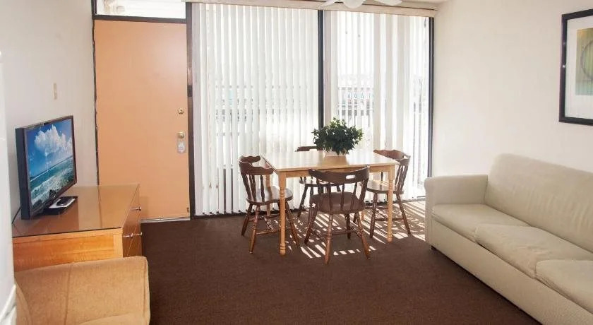 Horizon Motor Inn-Beach Block & Close to Moreys Piers