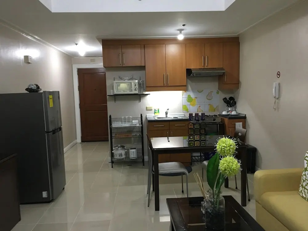 Robinsons Studio W Balcony Rpr03