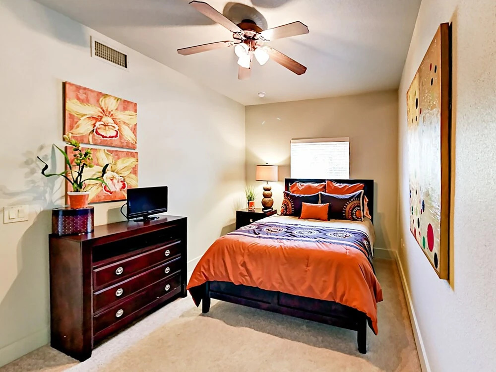 20050 Oak Road E Condo Unit 1003 3 Bedrooms 2 Bathrooms Condo