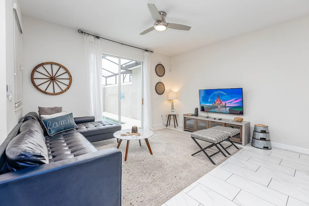 Tvpm-4885rc/sl 4 Bedroom Townhouse by RedAwning