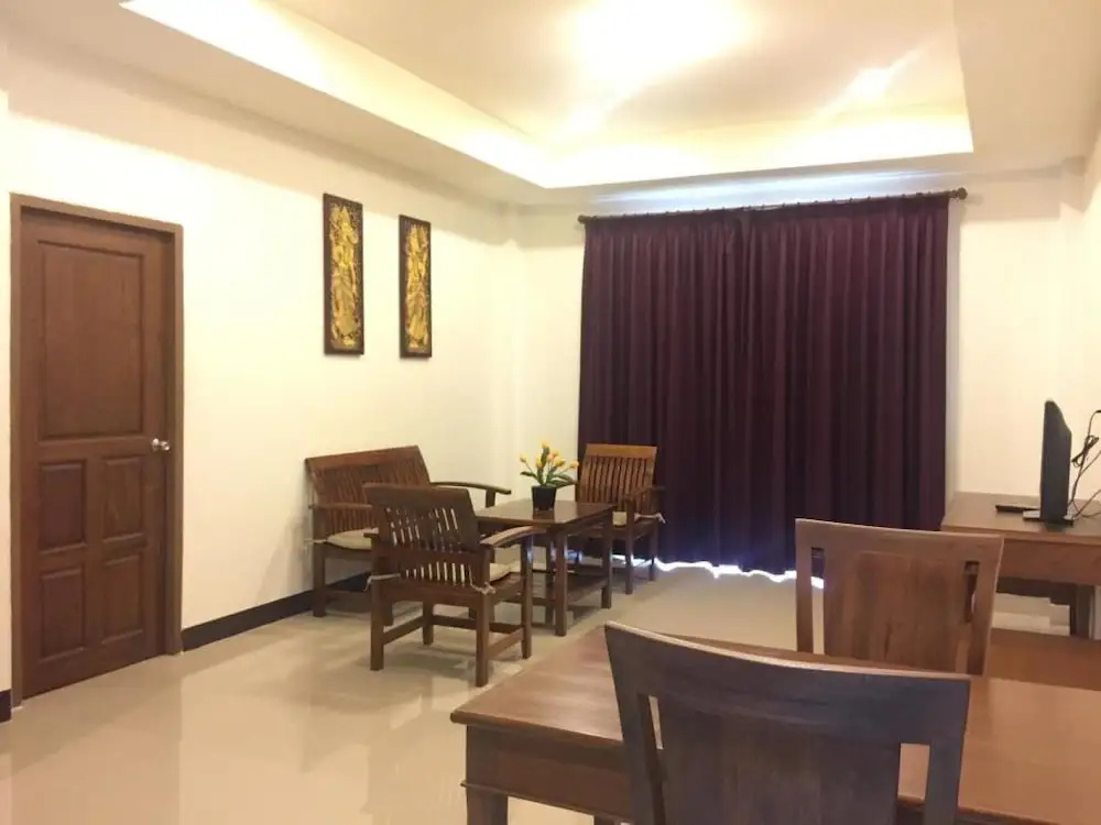 Amonruk  Hotel 2