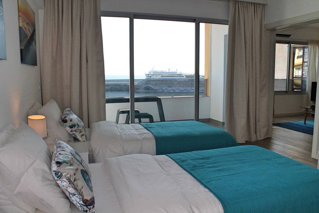Overlooking the Marina, central location | Petronella Marina Apartment