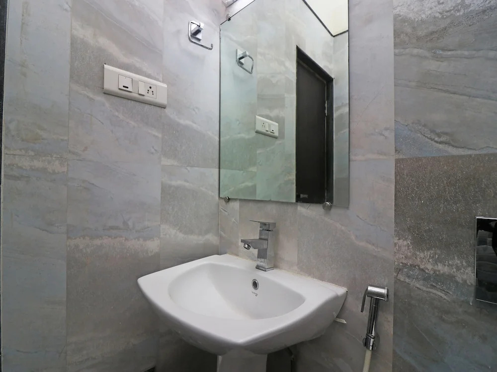 Capital O 40848 Hotel Mirabel