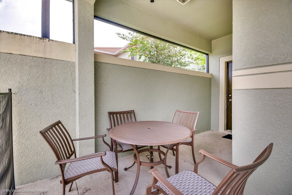 Paradise Palms - 8935 Candy Palm Road