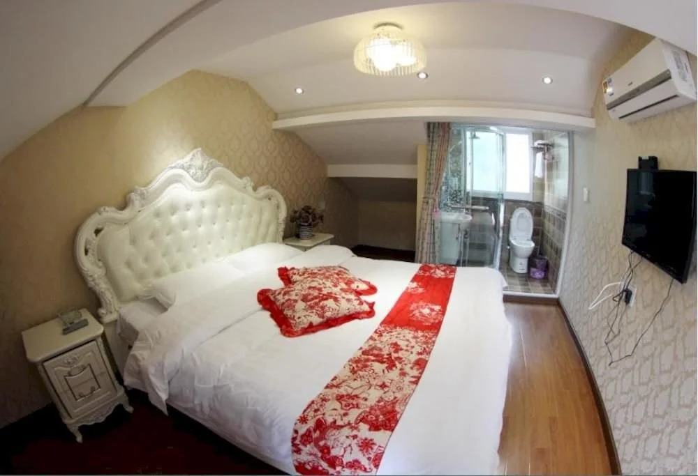 Moonover Xitang Hotel