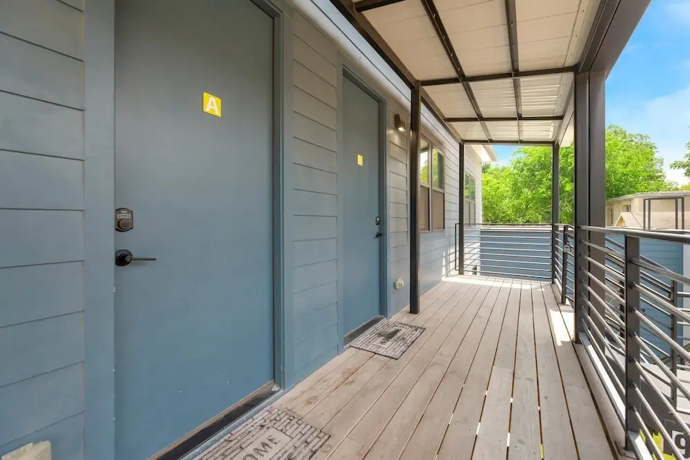 East Austin Condo - 2 Bedrooms & Parking