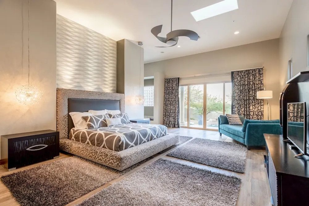 Secluded Palatial Desert W/ Infinity Pool 5 Bedroom Home