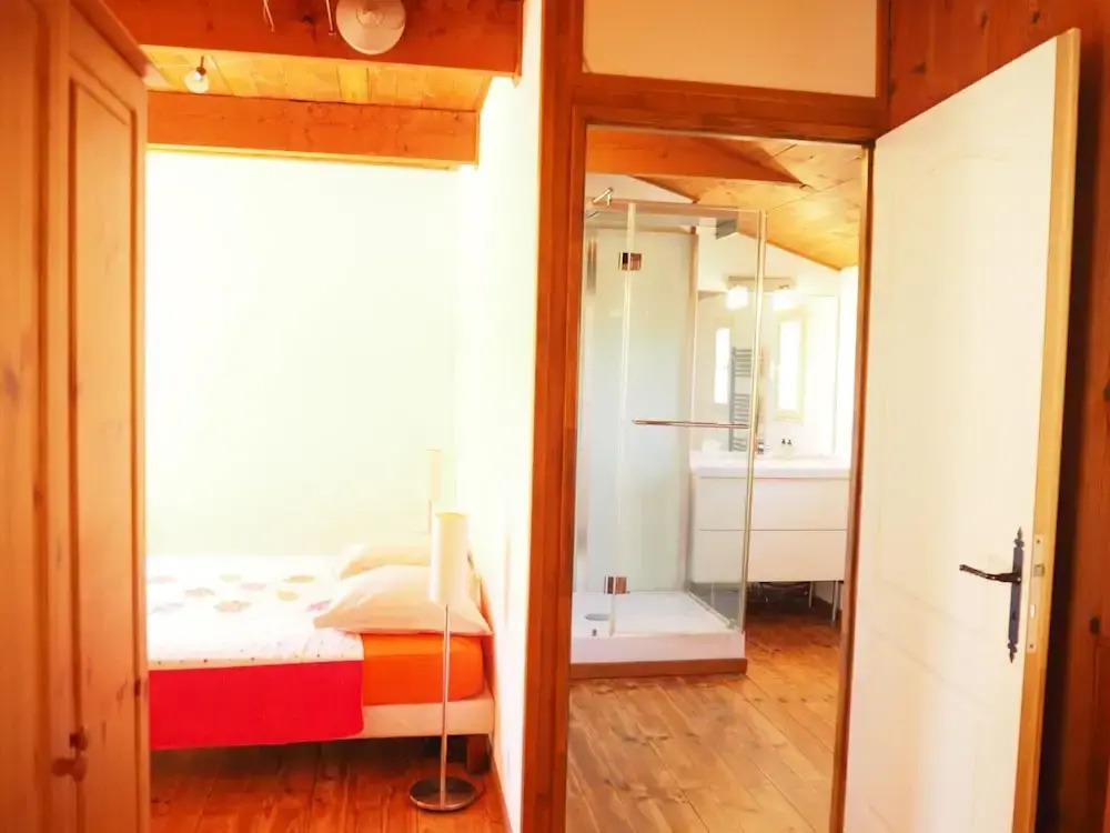 Nice Holiday Home With Private Pool in the Luberon Park, Grambois
