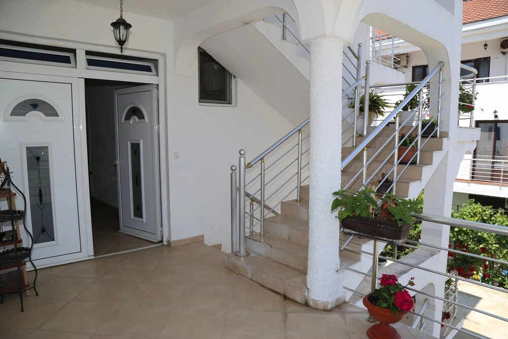 Captivating 1-bed Apartment in Ulcinj