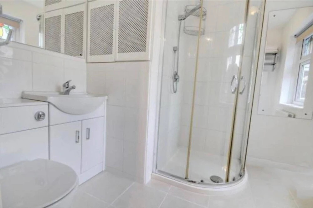 Beautiful Spacious Detached Home in Great Location