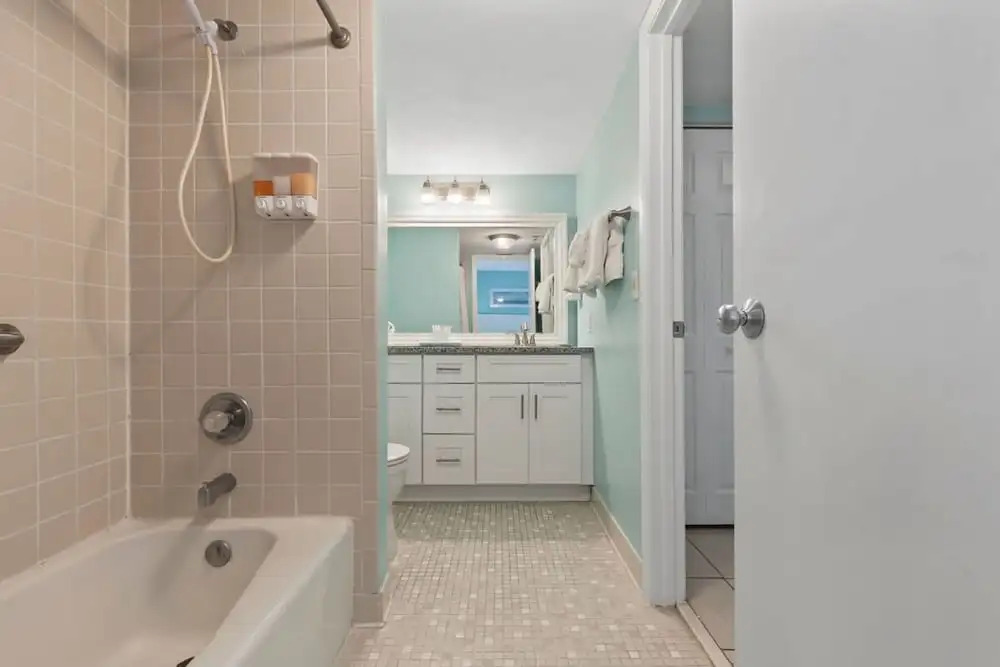 Updated Ocean Front Condo Aquamarine Suite 201