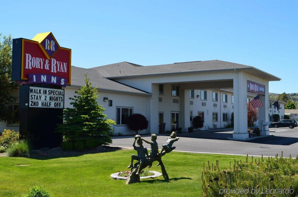 Rory & Ryan Inn