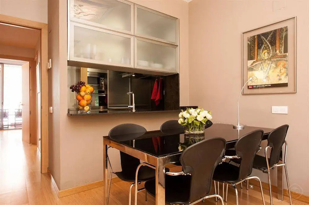 Sagrada Familia Area Pool Apartments