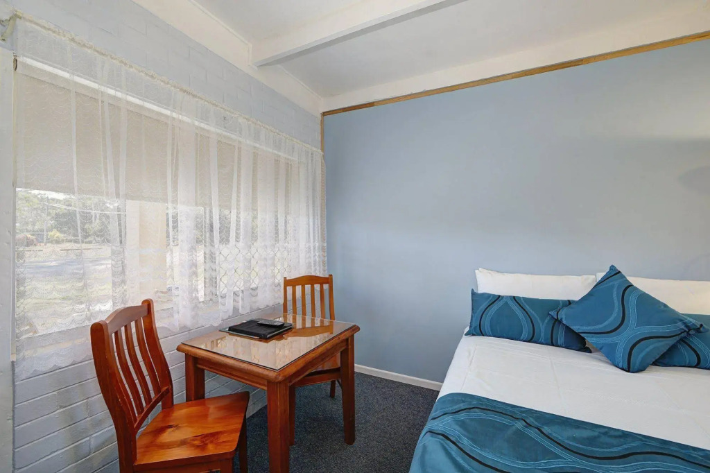 Moore Park Beach Inn