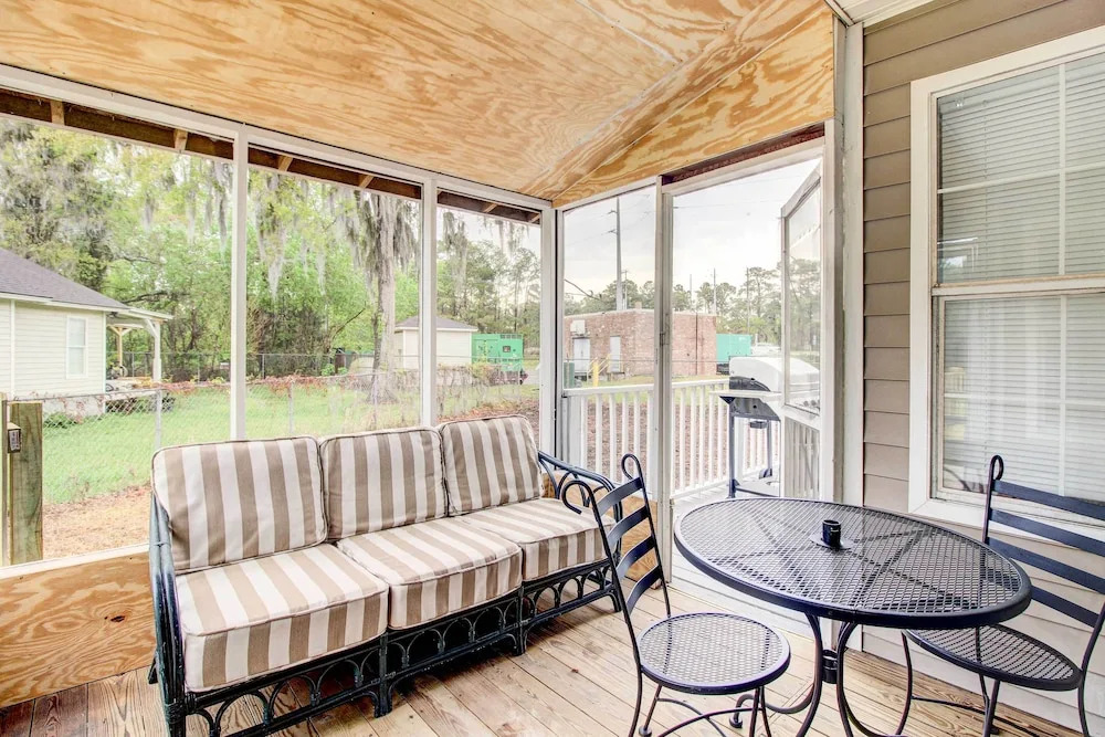 Peaceful Savannah Home - 11 Mi to Beaches