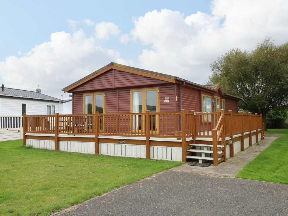 Jolie, Lodge on Manor Park