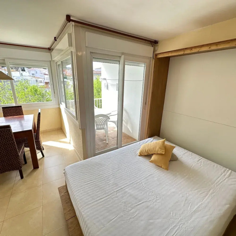 Voramar 3A in Roses With 1 Bedrooms and 1 Bathrooms