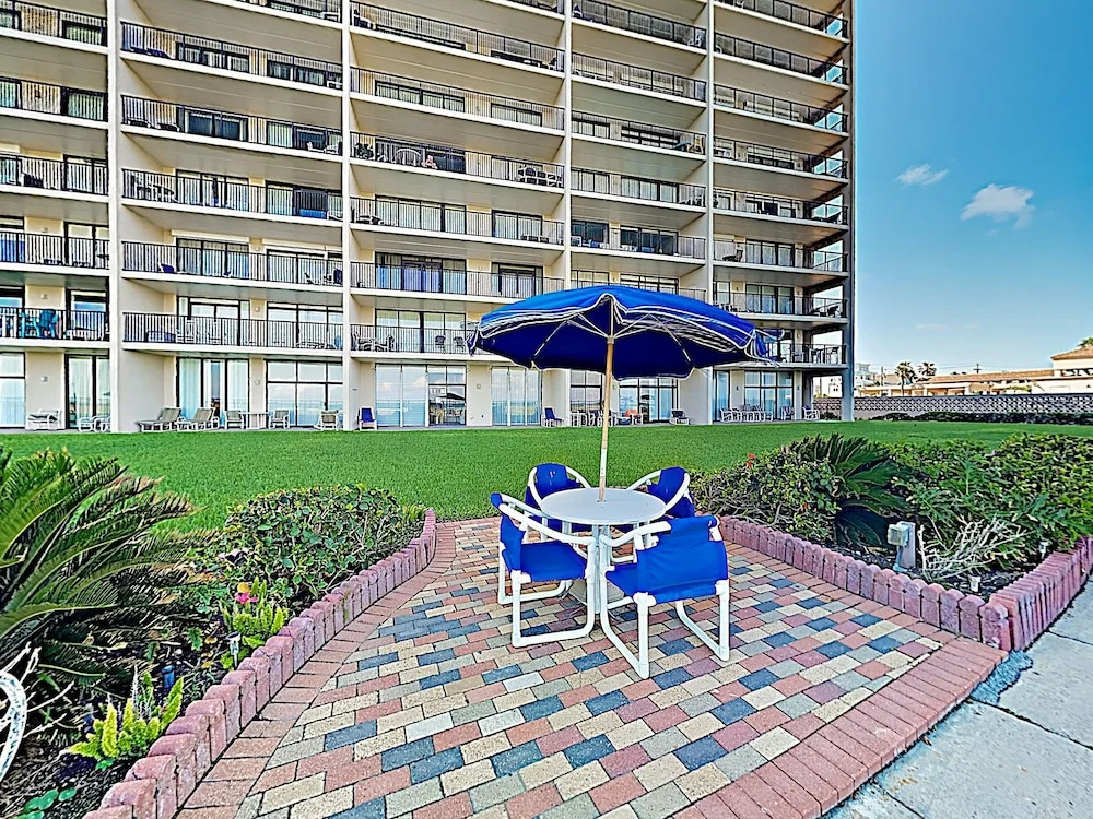 New Listing! All-suite Hideaway W/ Gulf Views 2 Bedroom Condo