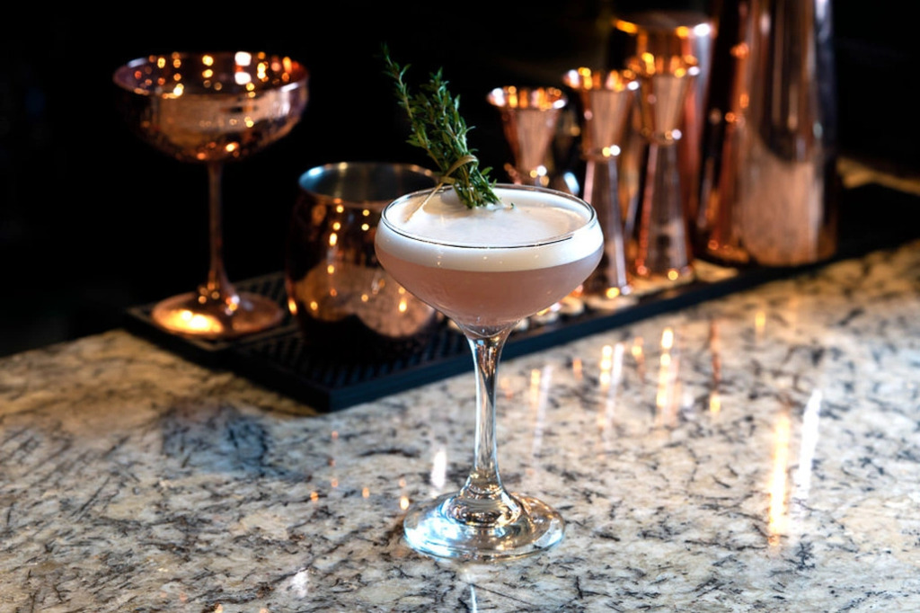 MarQueen Hotel - NEWLY RENOVATED