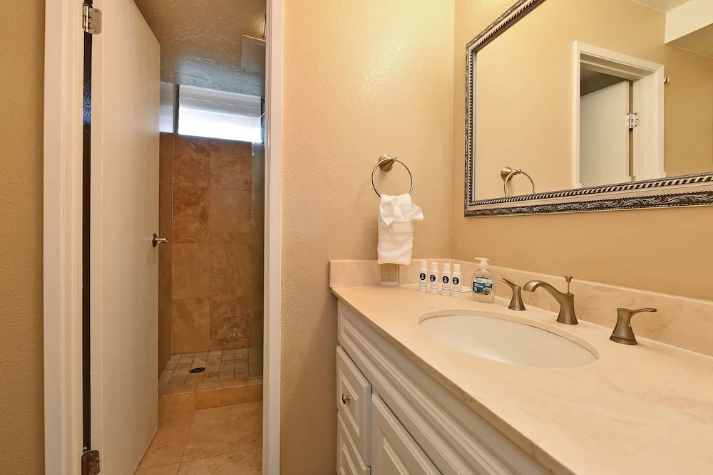 Royal Kahana 106 1 Bedroom 1 Bathroom Condo