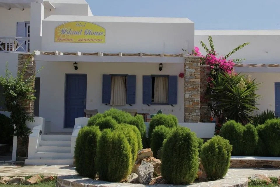 Island House Apartments