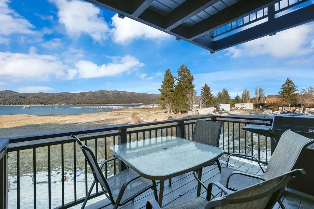 2248-forest Shores Lake View Condo 2 Bedroom Home by RedAwning