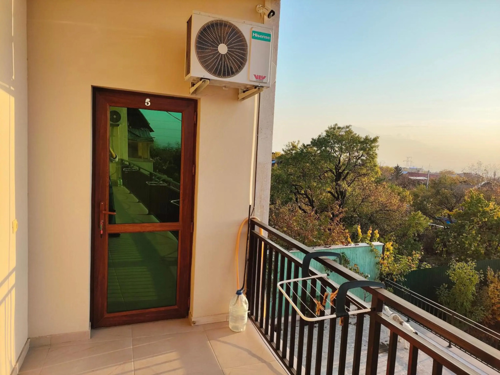 Artur's Poolside EXciting Rest house of 5 rooms