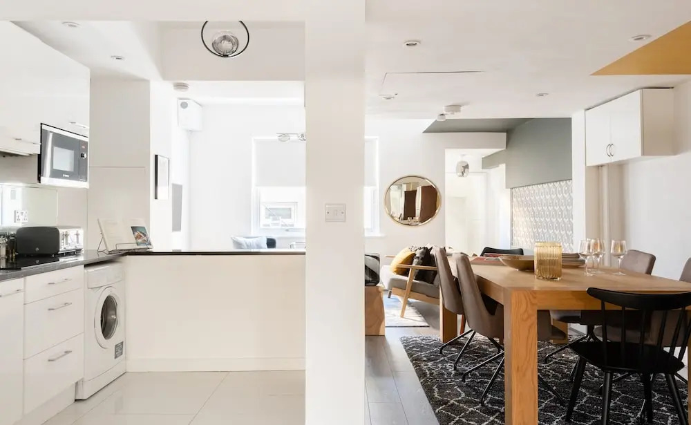 The Pimlico Terrace - Modern 3BDR Apartment next to Victoria