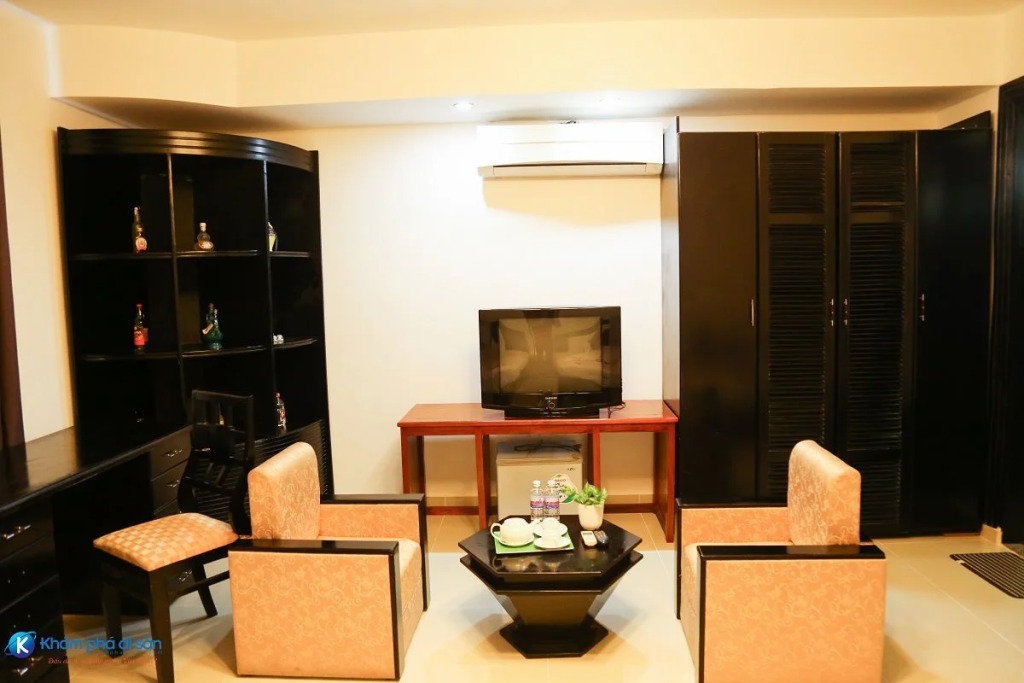 Homeland Hotel