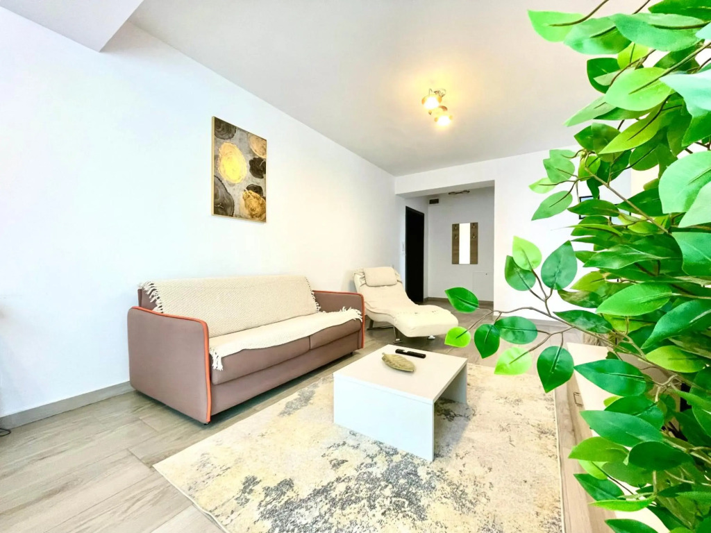 SOHO Apartment - City View with Rooftop Garden