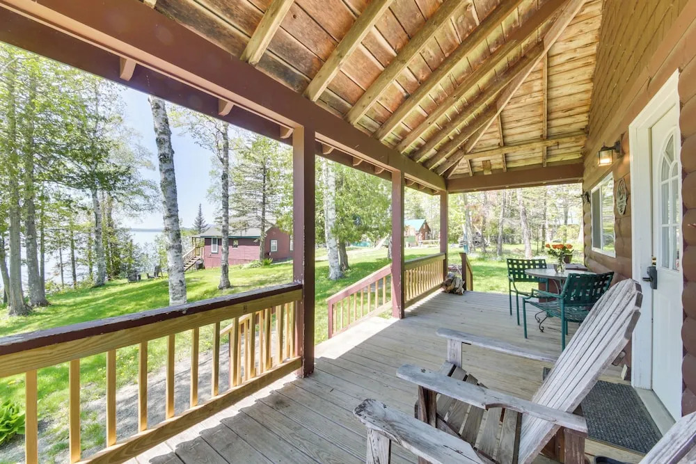 8 Mi to Saddleback Ski Area: Cabin w/ Fire Pit
