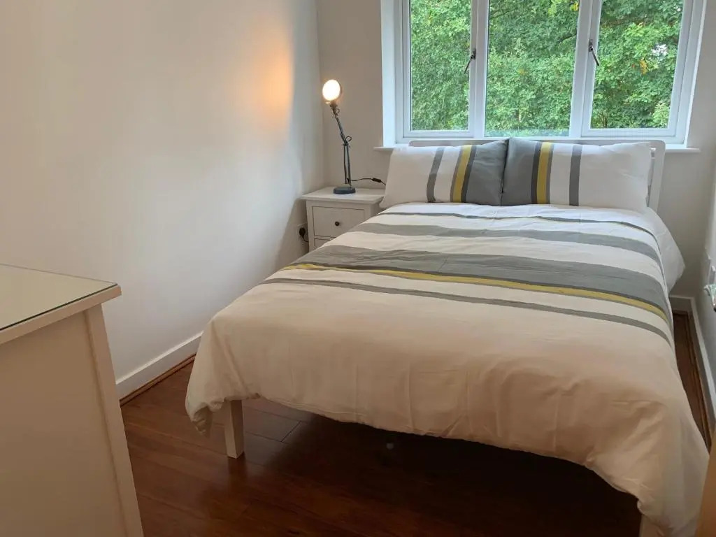 Stunning large 3 bedroom Penthouse Apartment