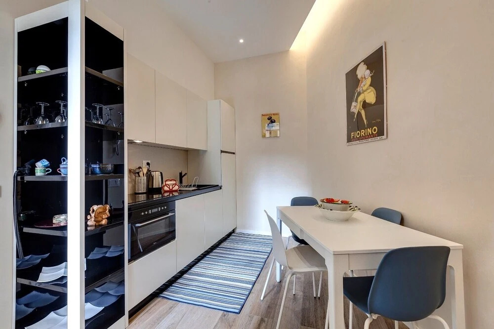 Central Berchet With Terrace and Private Entrance
