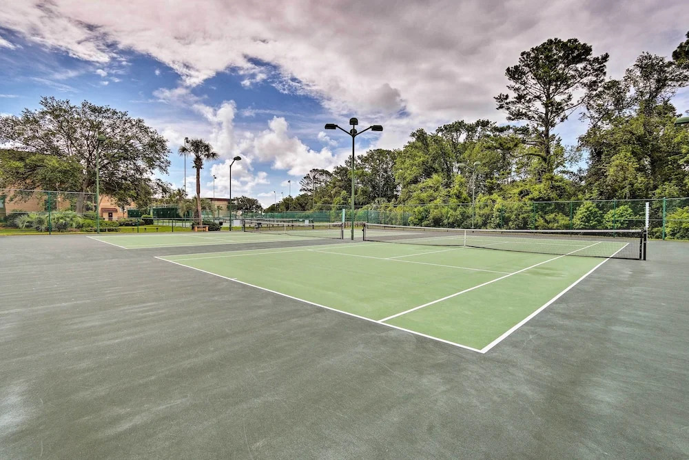 Walk to Pool & Beach: Hilton Head Island Condo!