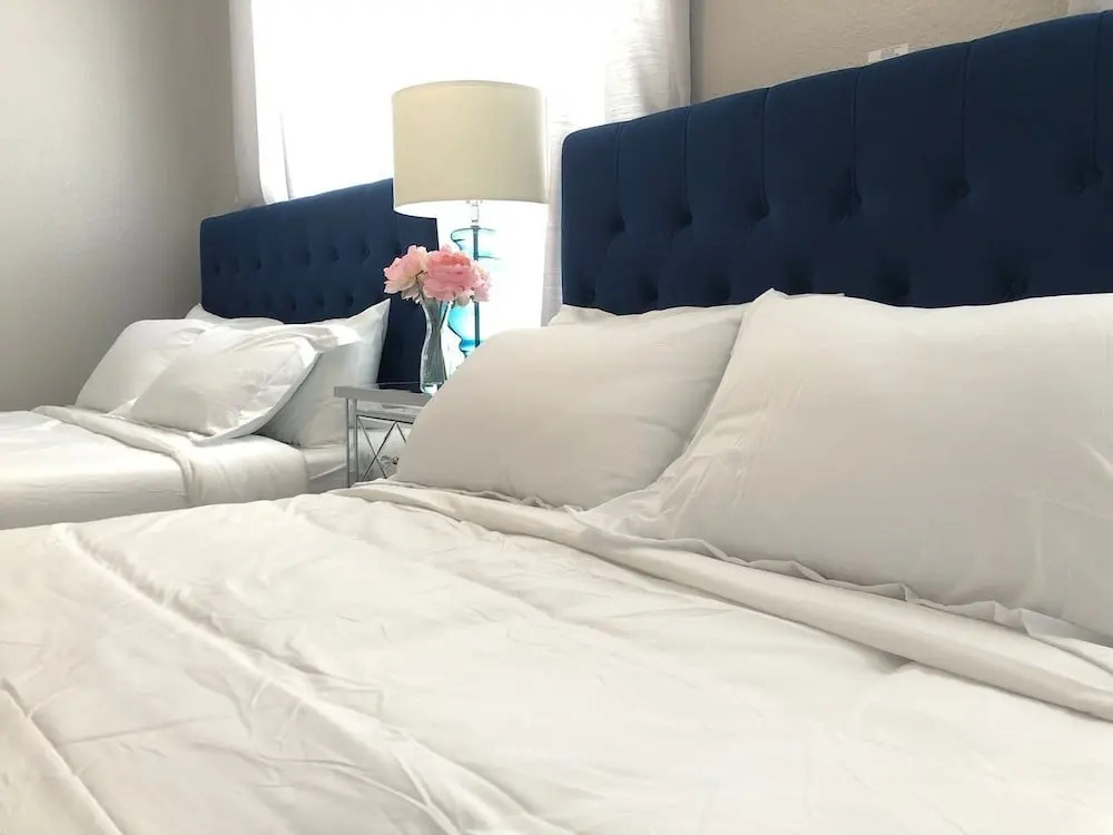 Tideview 166 · NEW Ultra Modern & Super Clean 3 Full Suites