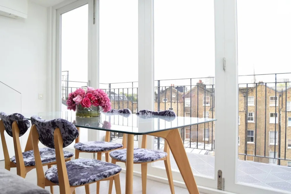 Bright and Stylish Apartment In Little Venice