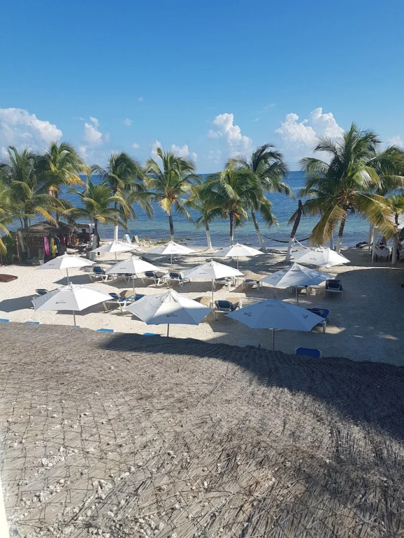 Amaris Beach Club
