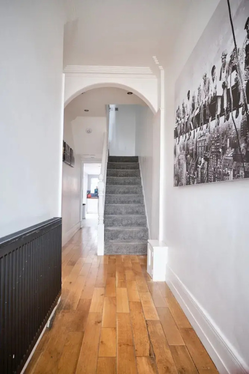 Harbour front house on The Paragon !