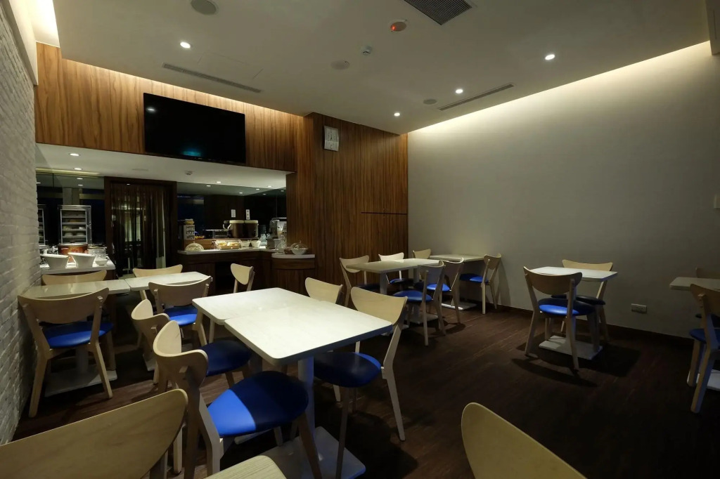 Jing Guang Hotel