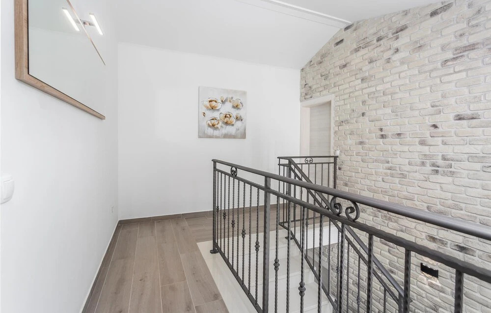 Beautiful Home In Kras