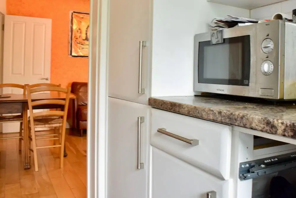 2 Bedroom Wimbledon House With Garden