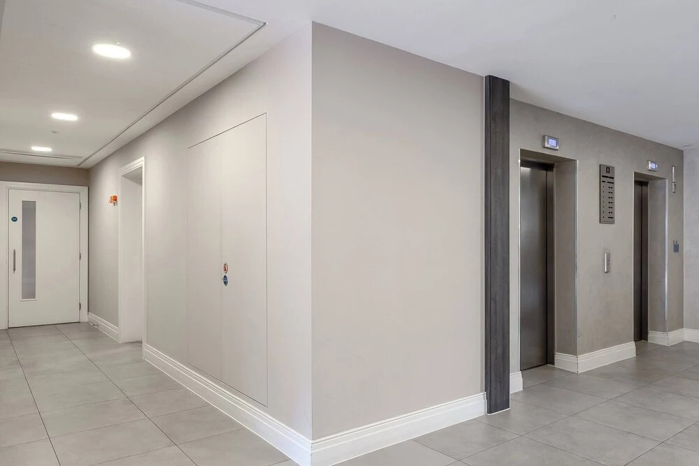 Modern Cozy Kingston Flat, 5 Mins to Train Station
