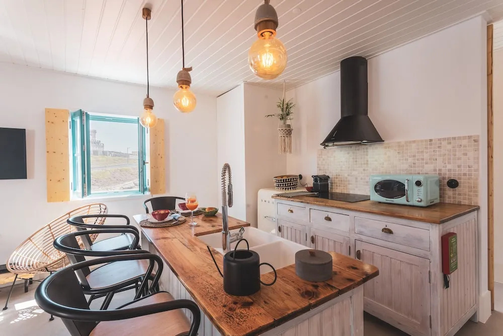 Azenhas do Mar West Coast Design and Surf Villas