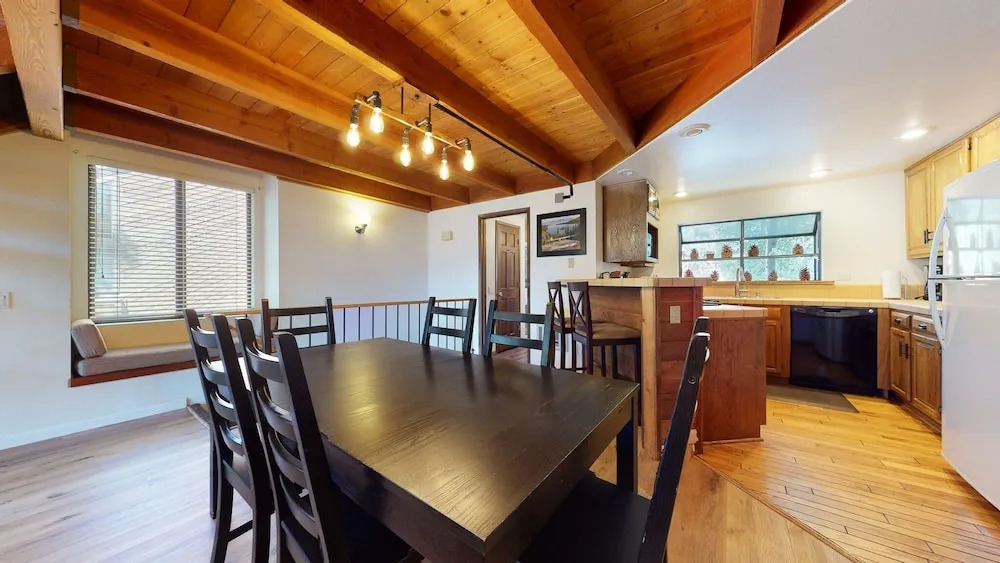Snowflower 20 Pet-Friendly, Spacious Corner Unit With Great Complex Amenities by RedAwning